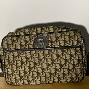 Vintage CD shoulder bag